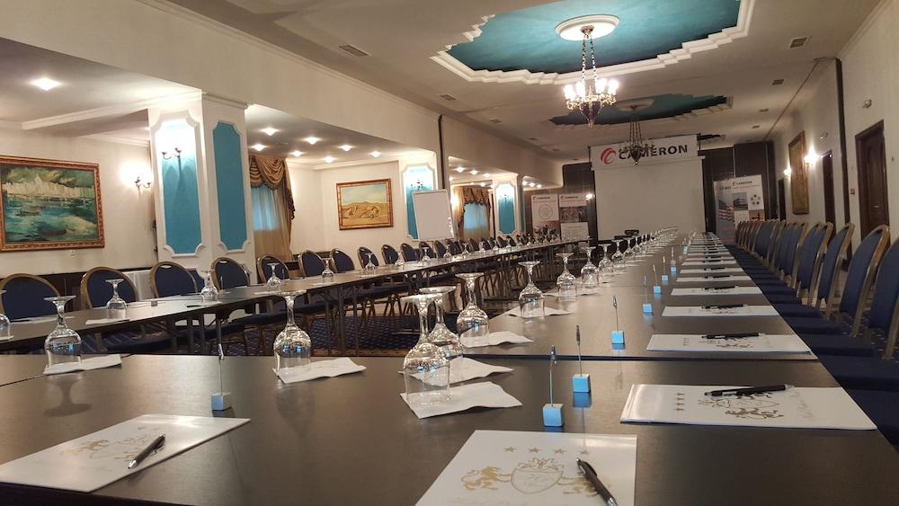 Hotel Prahova Plaza Ploieşti Eksteriør billede