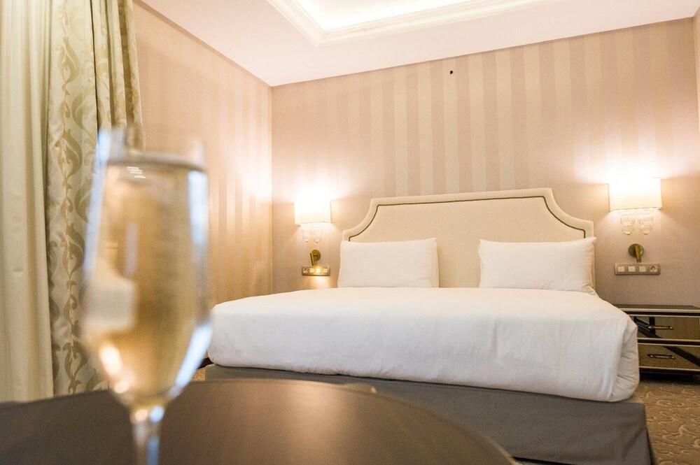 Hotel Prahova Plaza Ploieşti Eksteriør billede